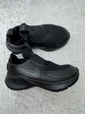 Nike Flex Runner 3 slip on sneakers, Size Toddler 9c